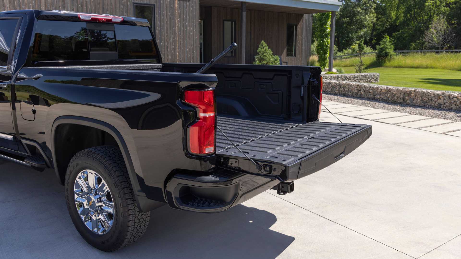 Kitsadagoodcar News   2024 Chevrolet Silverado Hd Tailgate 2 