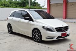 Mercedes-Benz B180 BlueEFFICIENCY 1.6 W246 (ปี 2014) Sports Hatchback AT